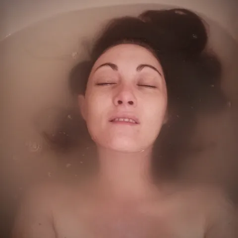 @adorahb3ll3