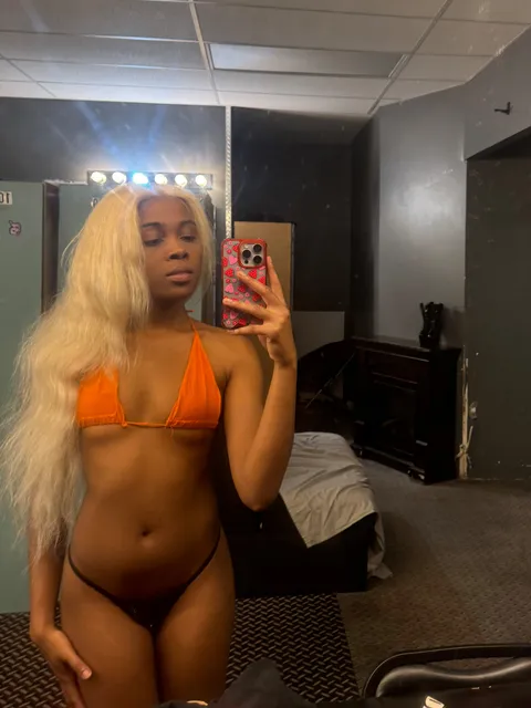 @adorenii