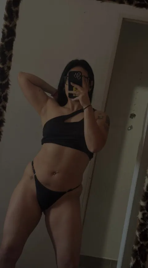 @adoretora