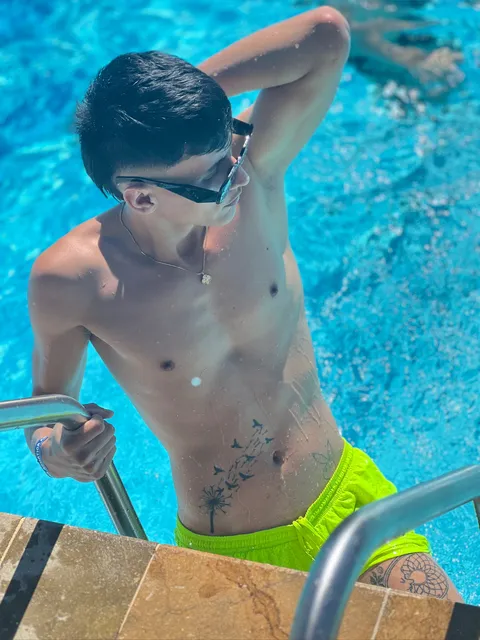 @adrianhot20201