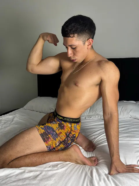 @alejandr0elrey
