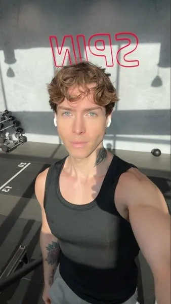 @alejandrotwnk