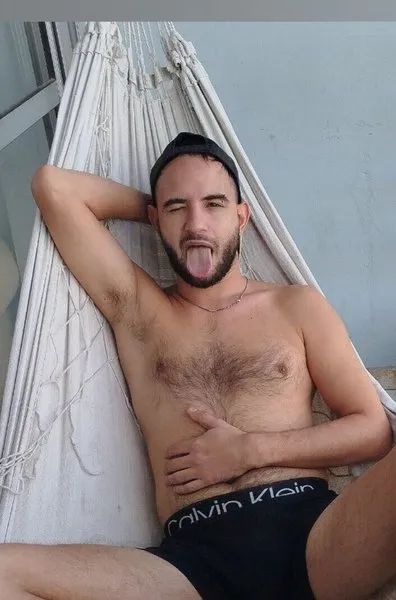 @aleklucian
