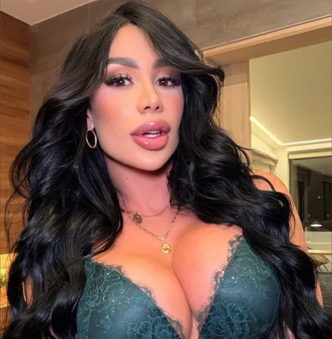 @ambermintmodel
