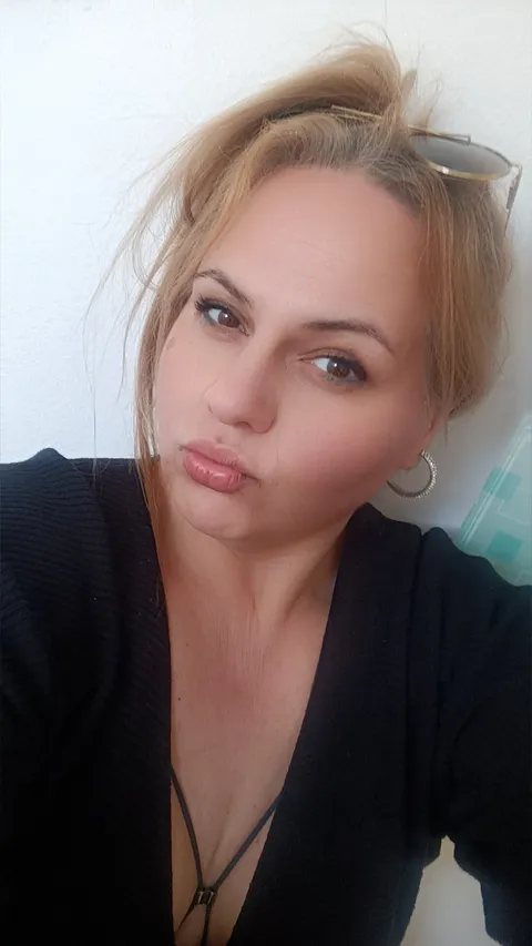 @amhot