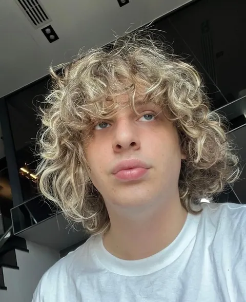 @andywithabigdic