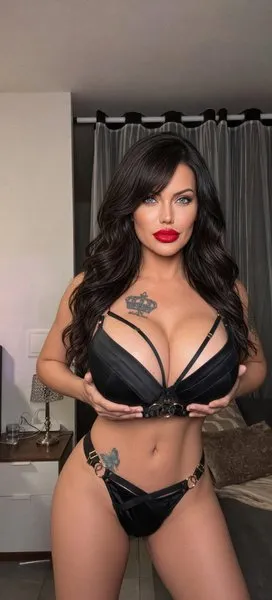 @angelinafoxofficial