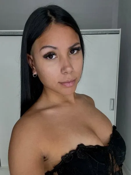 @angelinayourgirl
