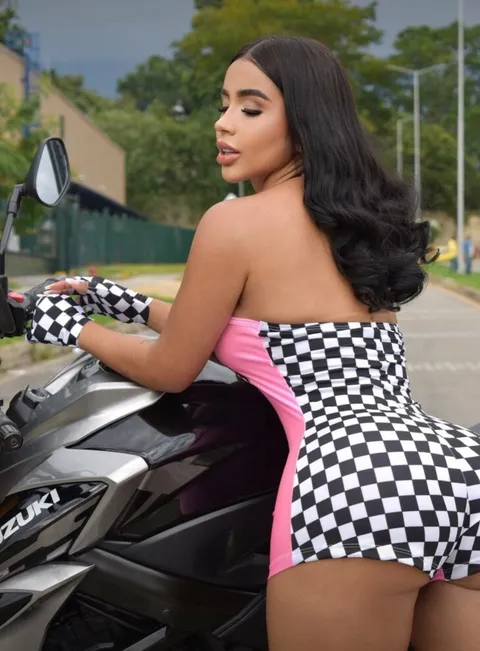 @angielorenn_ll