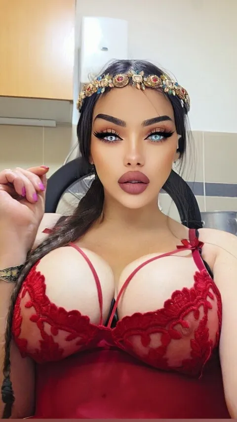 @annieflatliner