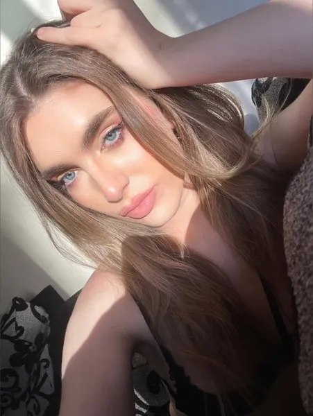 @ariana_alberdi