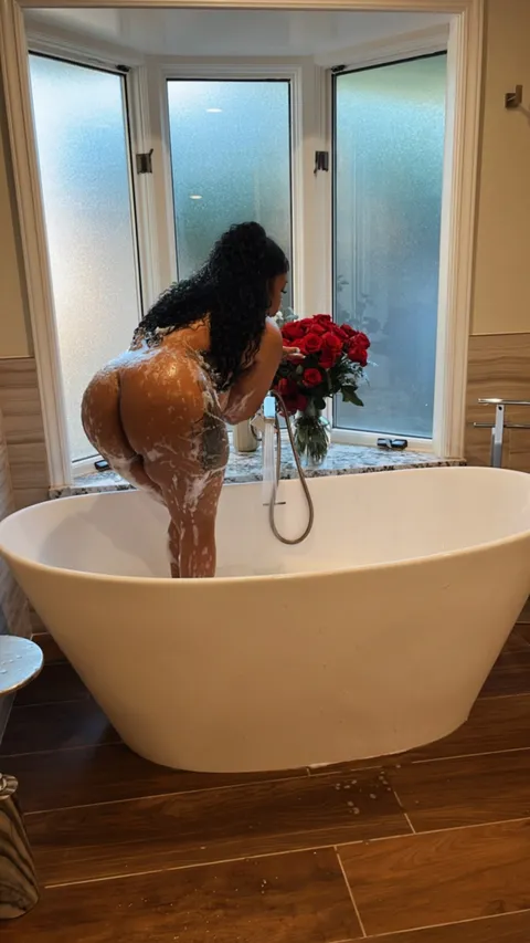 @aroundhoney