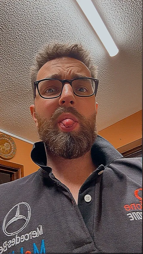 @ash696877