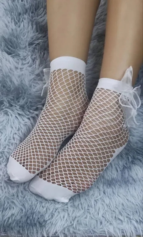@ashleylegsandfeet