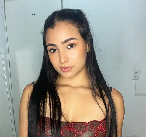 @ashlyrouxx