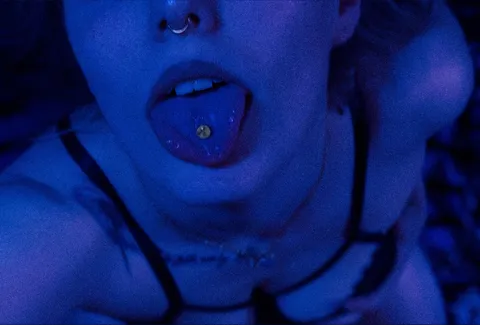 @askurmotherr