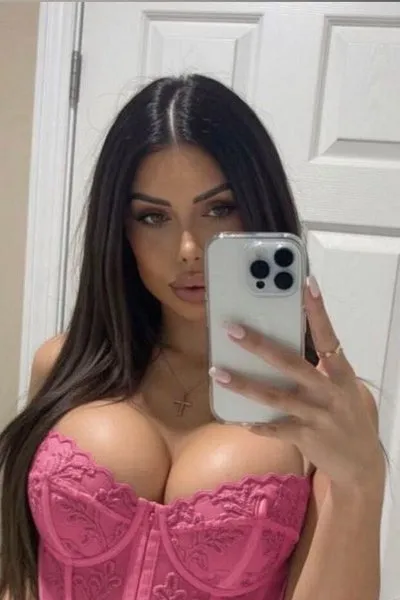 @astormxo
