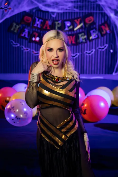 @badbellaxo