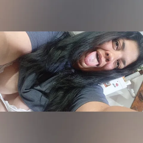 @belcurvyandcute