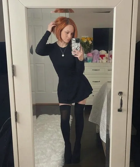 @bella_pho3nix
