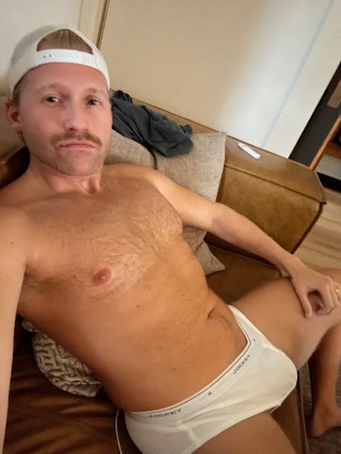@blondebatorboy