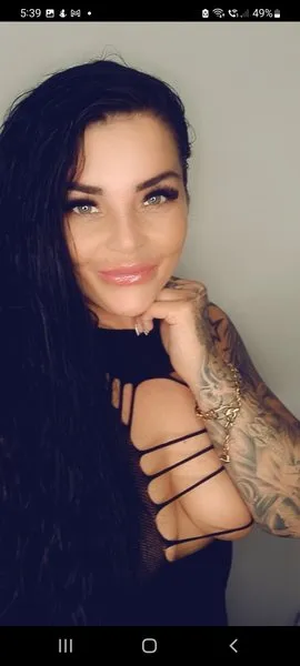 @boobiebrunette1