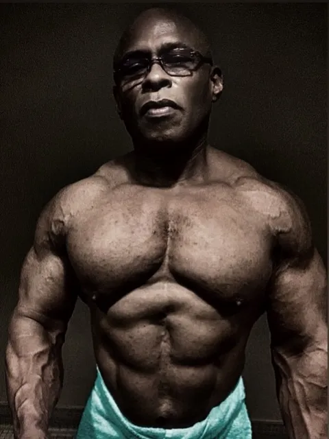 @buffquads