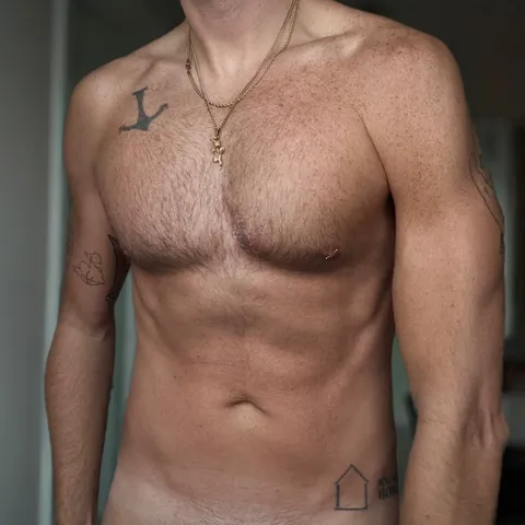 @caged_twunk