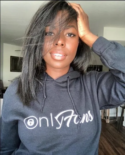 @candidlycam