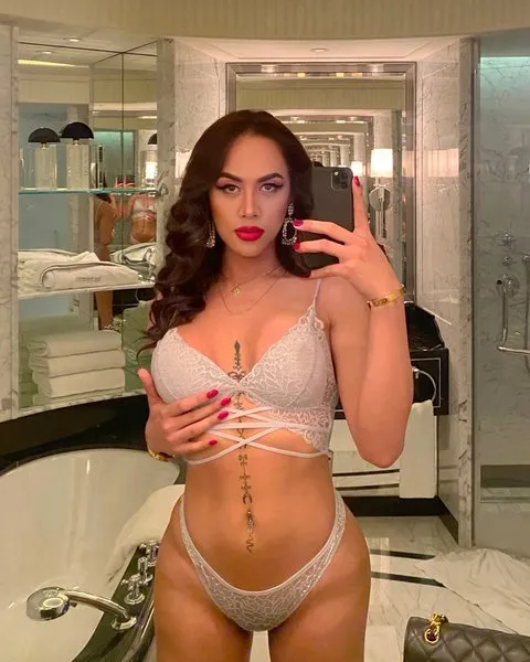 @celinegoddesss
