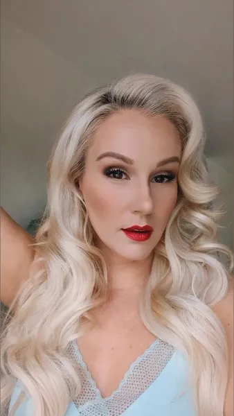 @charleighdevine1