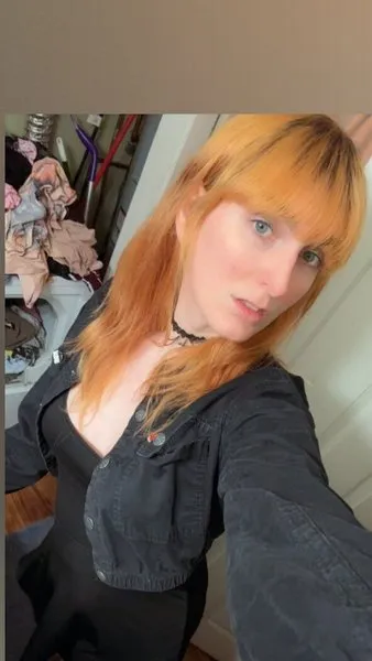 @charlottevalis