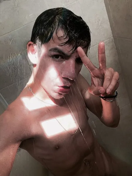 @charlytwink28