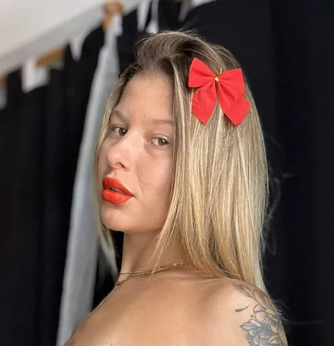 @christinerey
