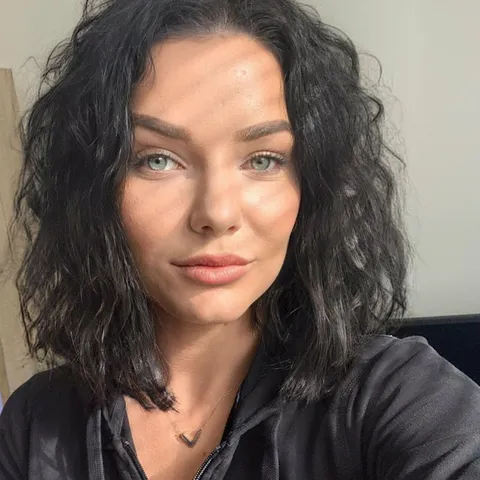 @claireroses