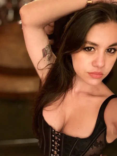 @cuban_mistresss