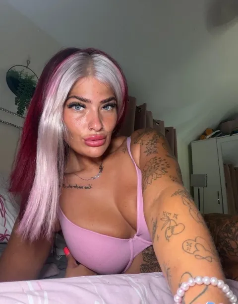 @curvyandiloveit