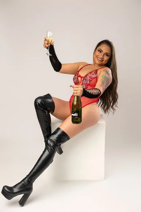 @curvyangy