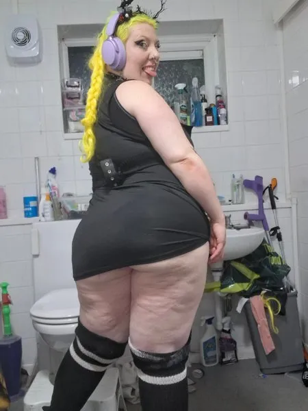 @curvygrungebabe