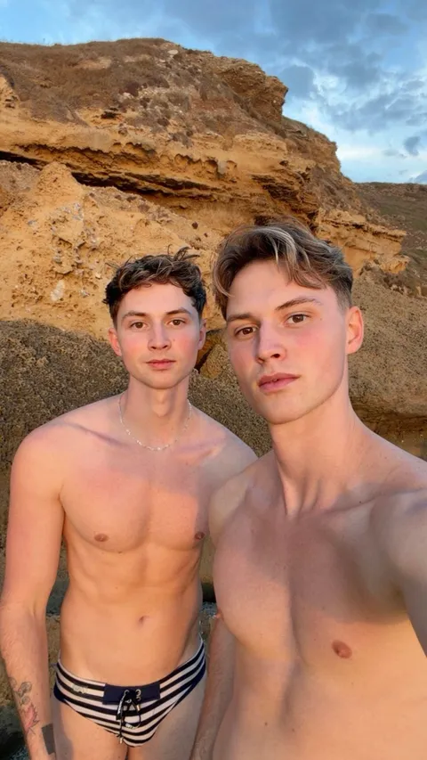 @czechgaytwins