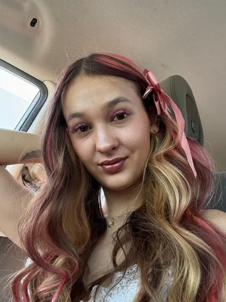 @daphnegosselinfree