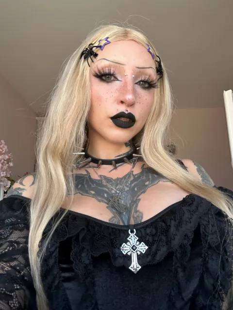 @deadgirlclaire