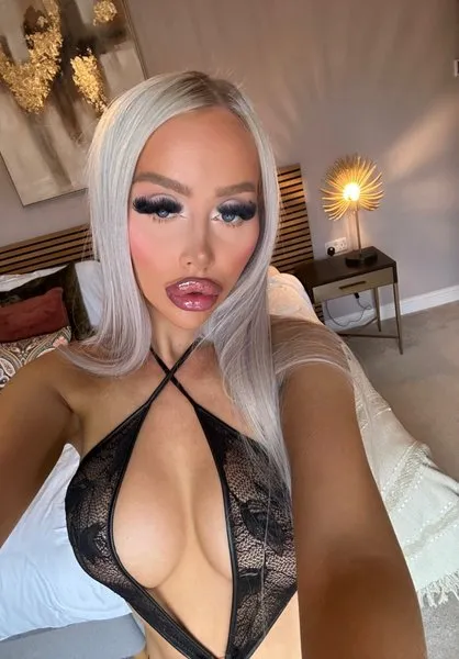 @dollybitch
