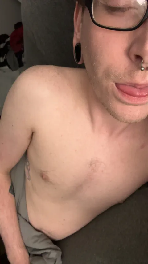@dommybaby