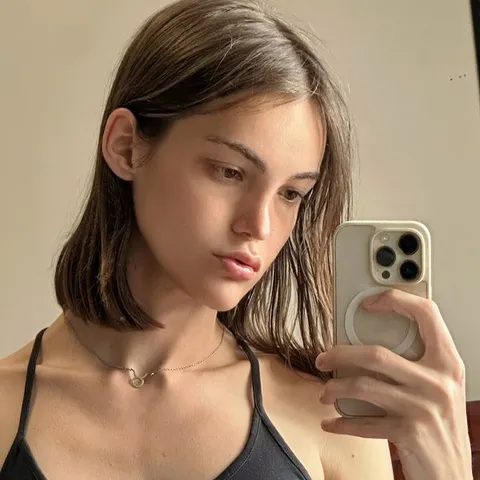 @ellieerotes