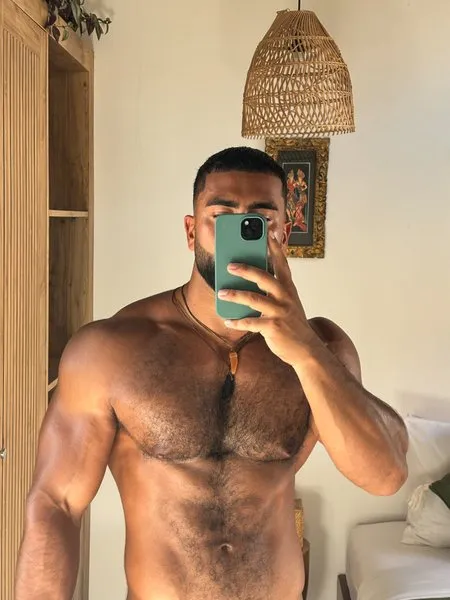 @elyassorari