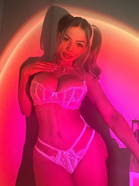 @emmeline_glam