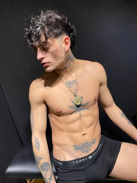 @exclusiveboy333