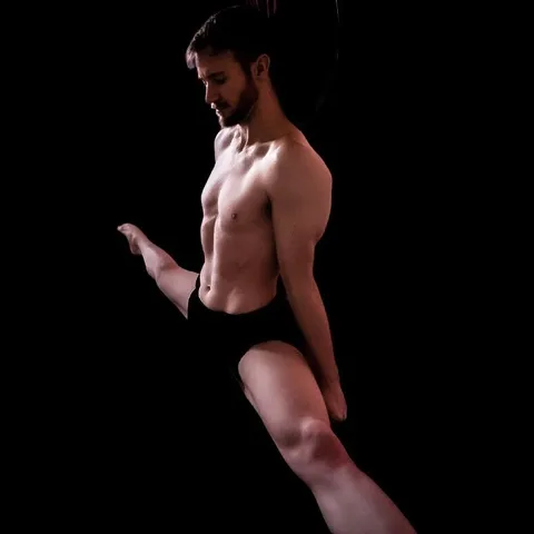 @finnturnerfree