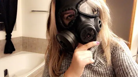 @gasmaskqueenn